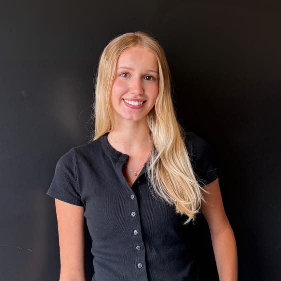 Eve Thompson Headshot
